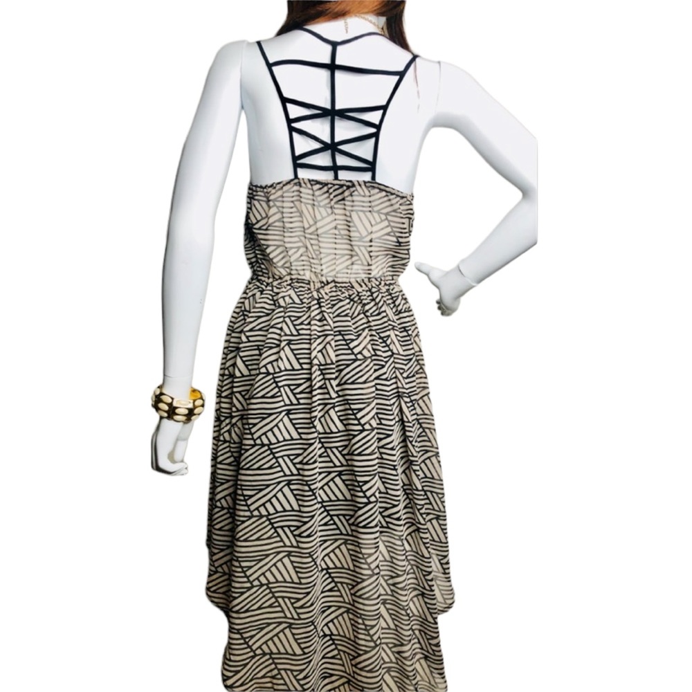 Dress - Picture 2 of 11
